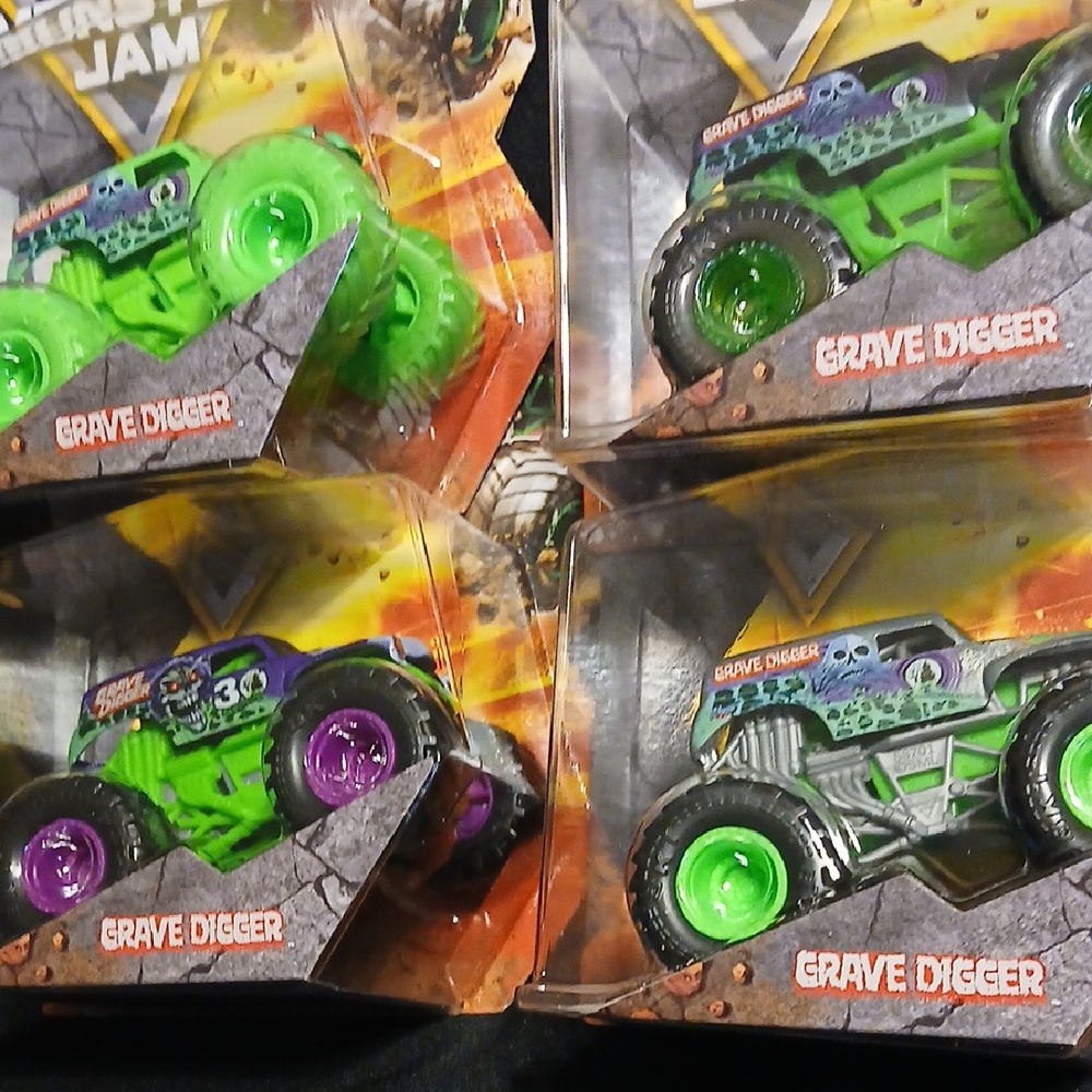 Grave Digger Series 01 Truck Set Of FOUR- MONSTER JAM FAVES@!